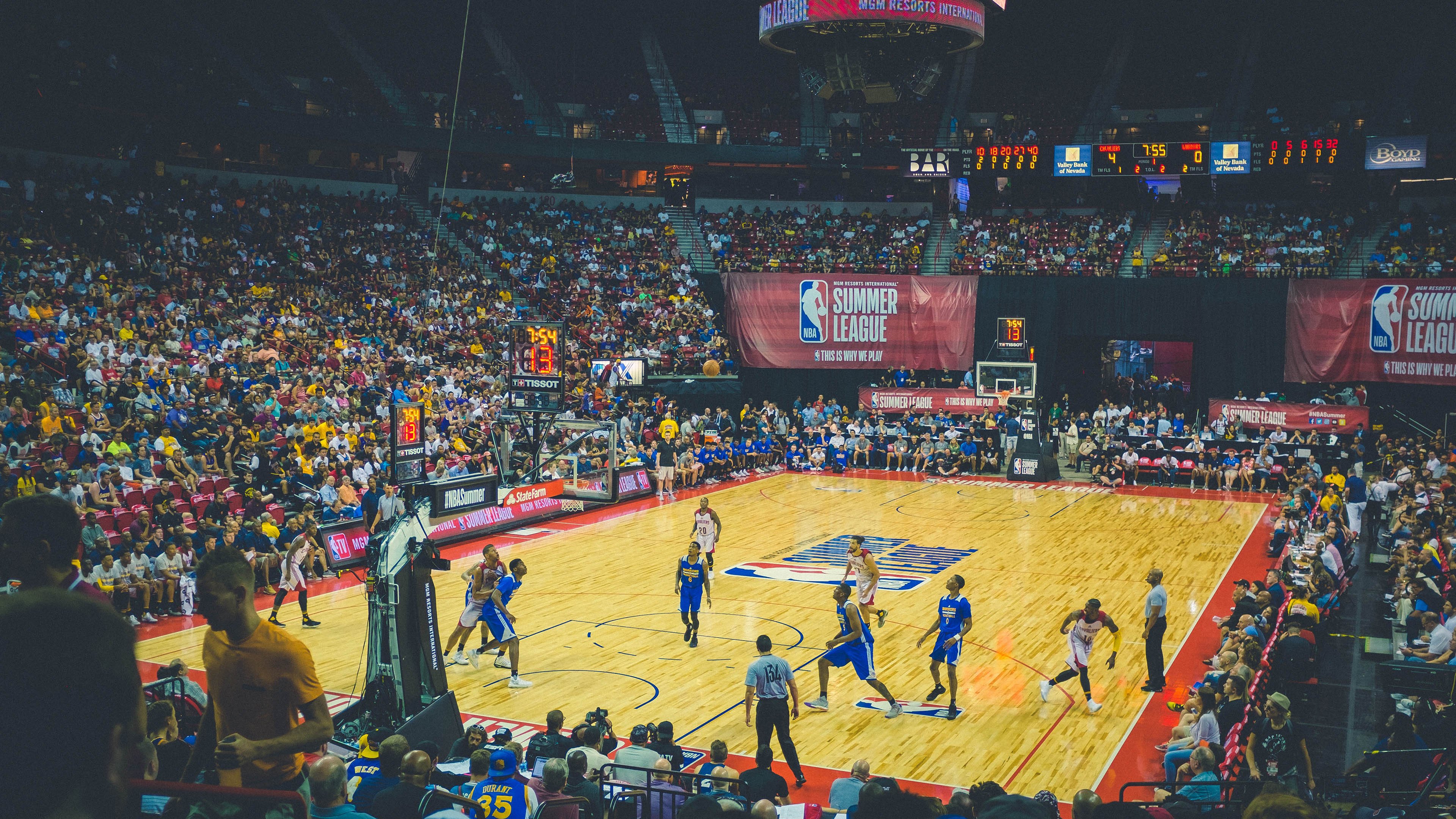 库里全场比赛精彩瞬间集锦:不断刷新NBA历史纪录,库里生涯经典比赛全场回放